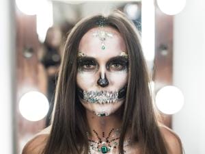 scary portrait of glamorous skull girl halloween 2023 11 27 05 18 09 utc